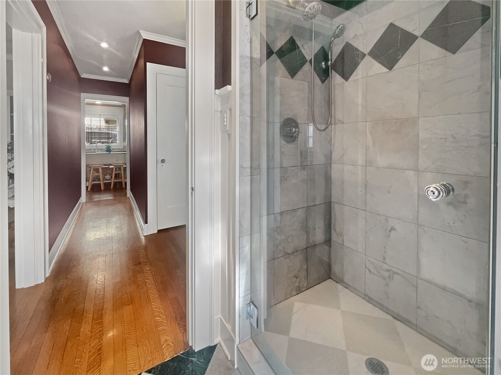 912 N Division Street Property Photo 16