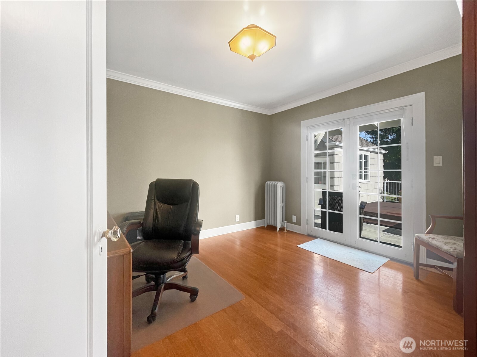 912 N Division Street Property Photo 20