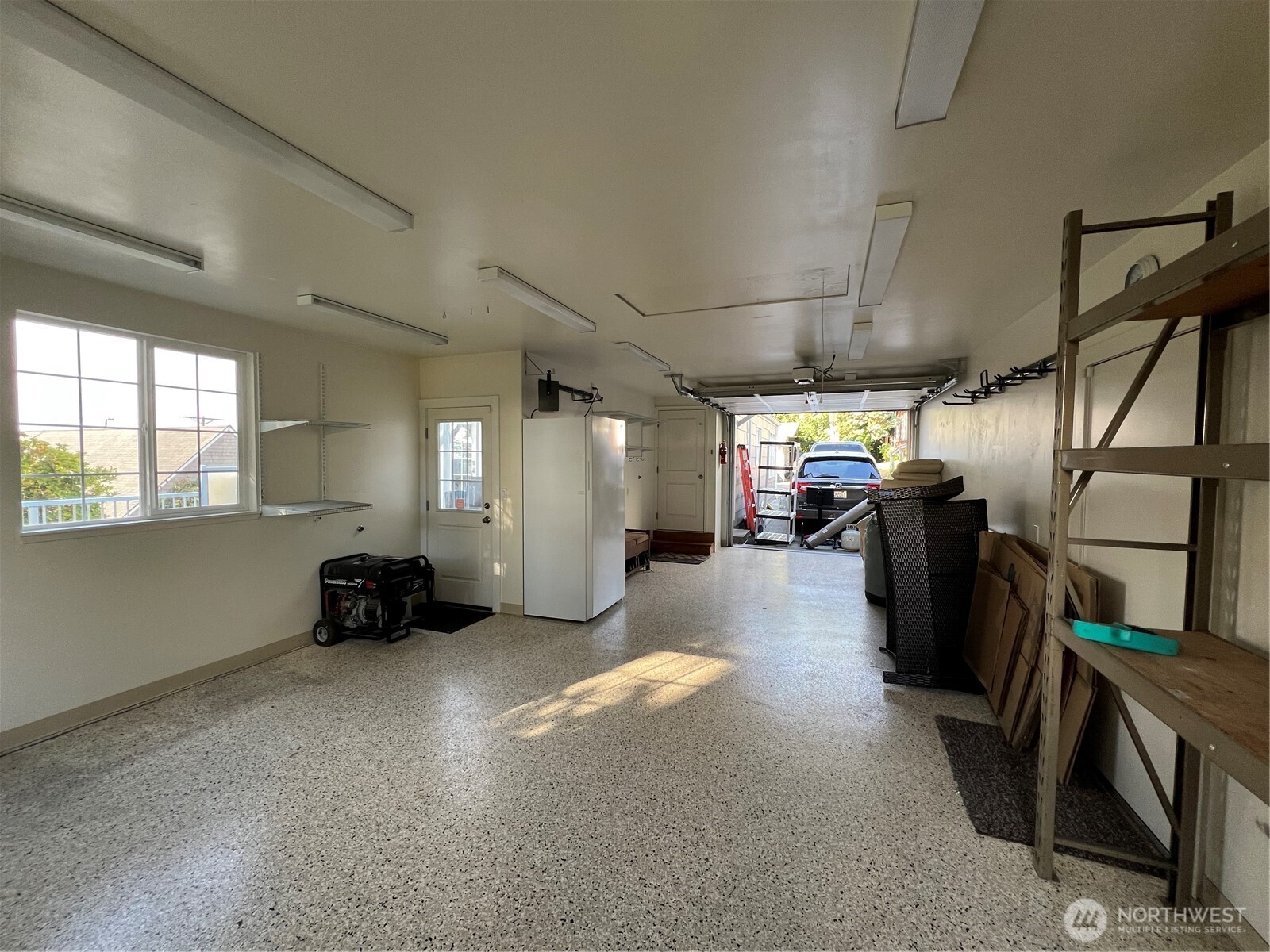 912 N Division Street Property Photo 29