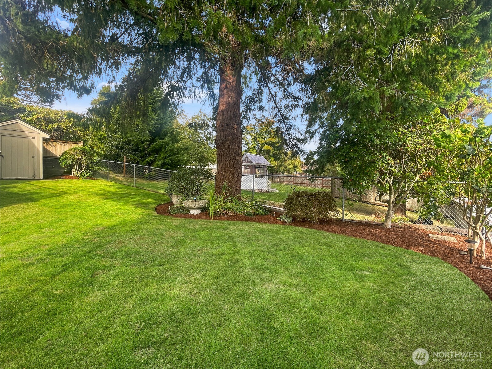 912 N Division Street Property Photo 33