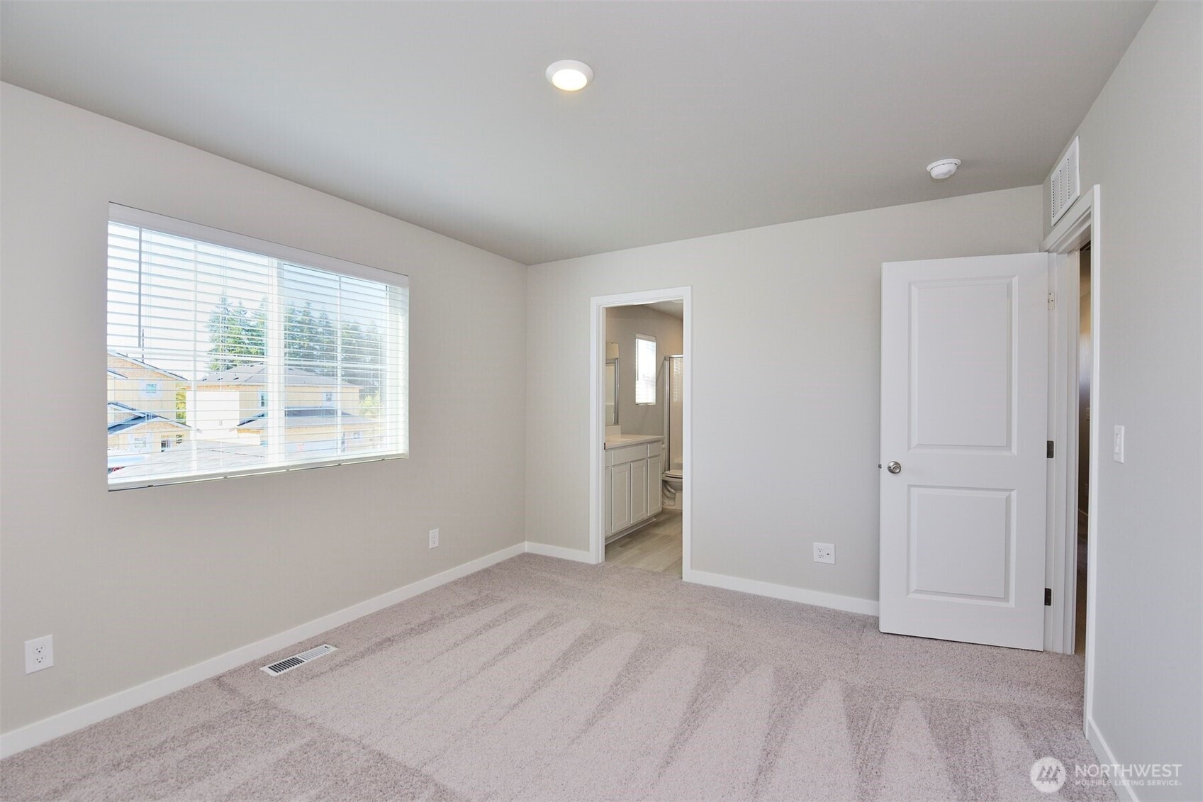 9723 Brown Street Property Photo 6