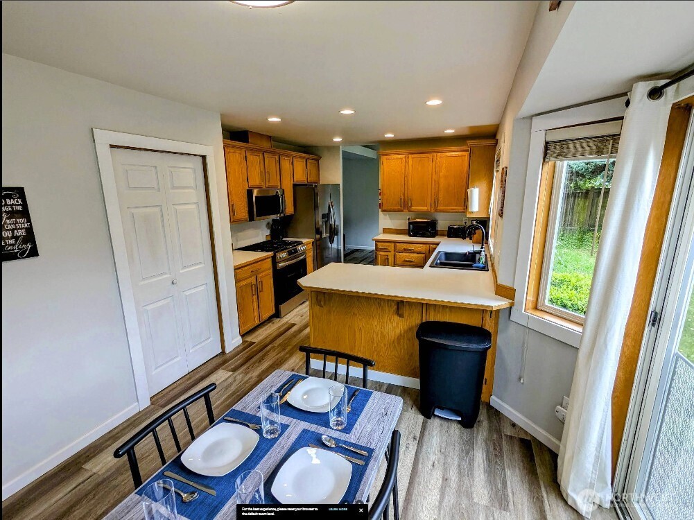 7126 58th Property Photo 4