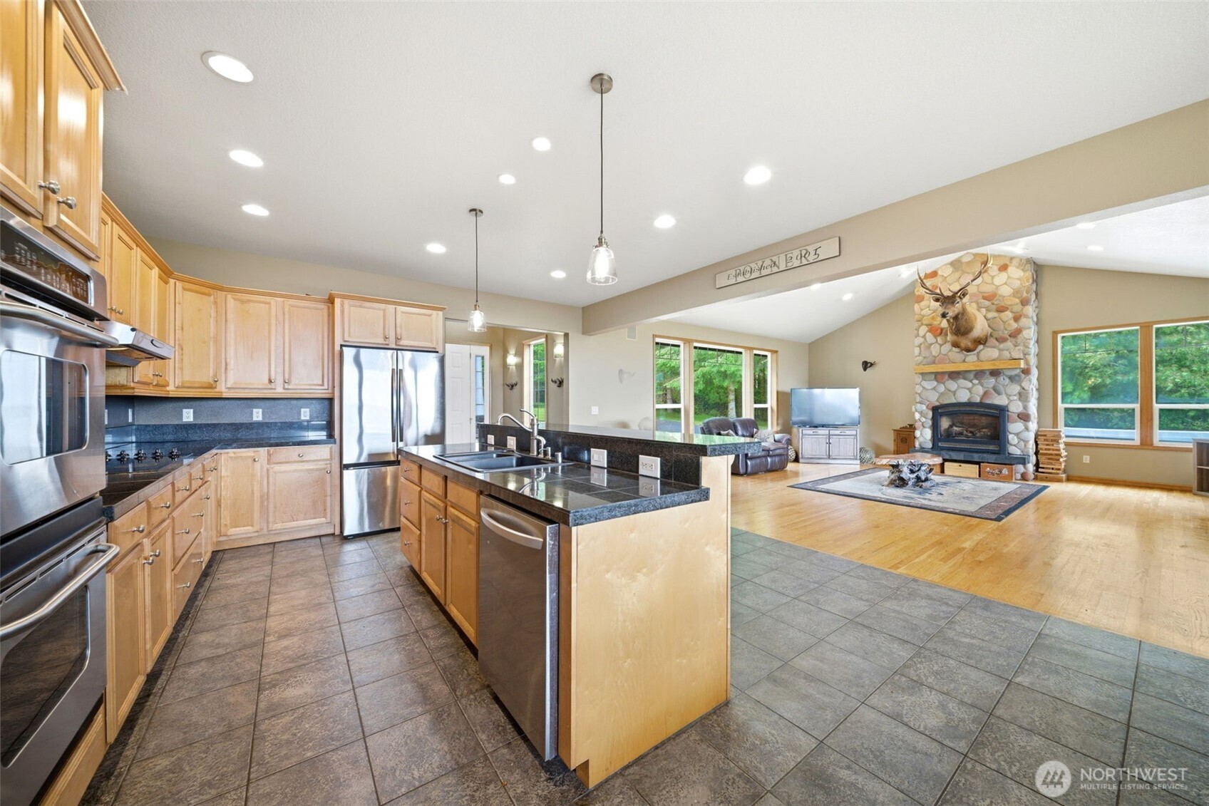 966 Lookout Road Property Photo 3