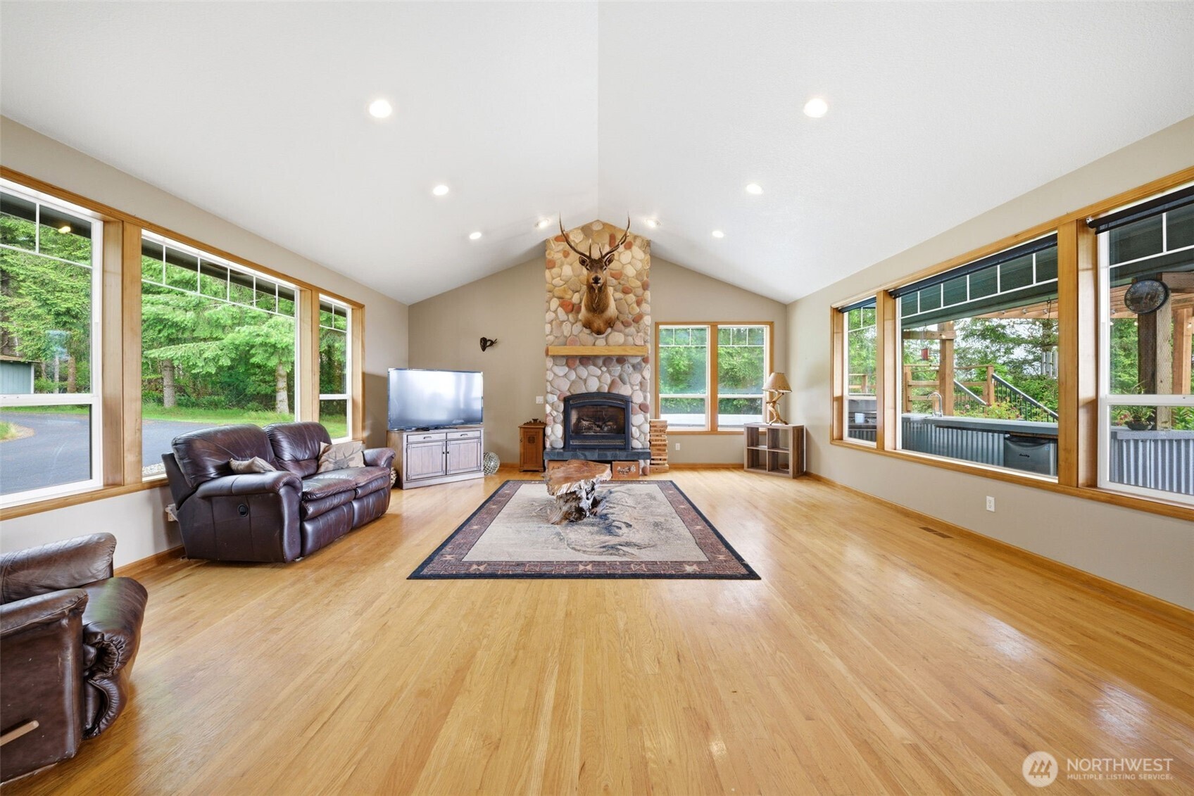966 Lookout Road Property Photo 8