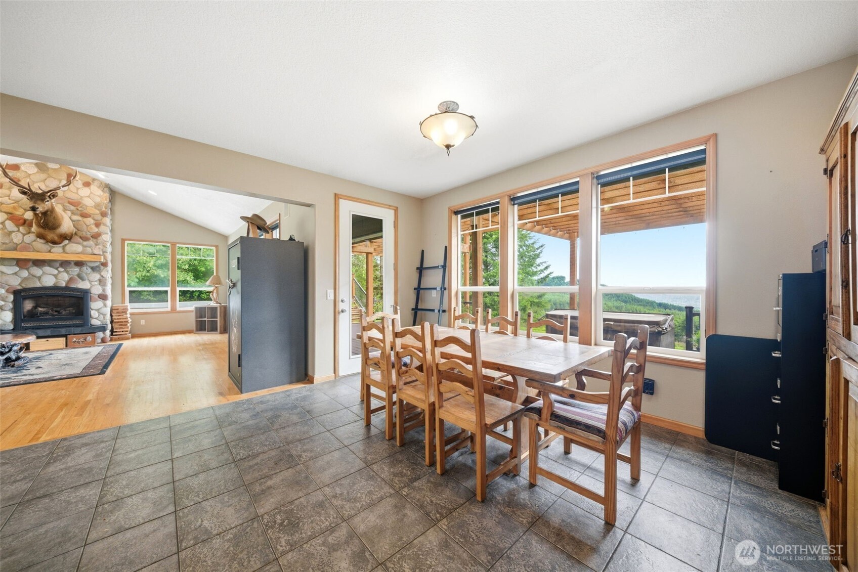 966 Lookout Road Property Photo 10