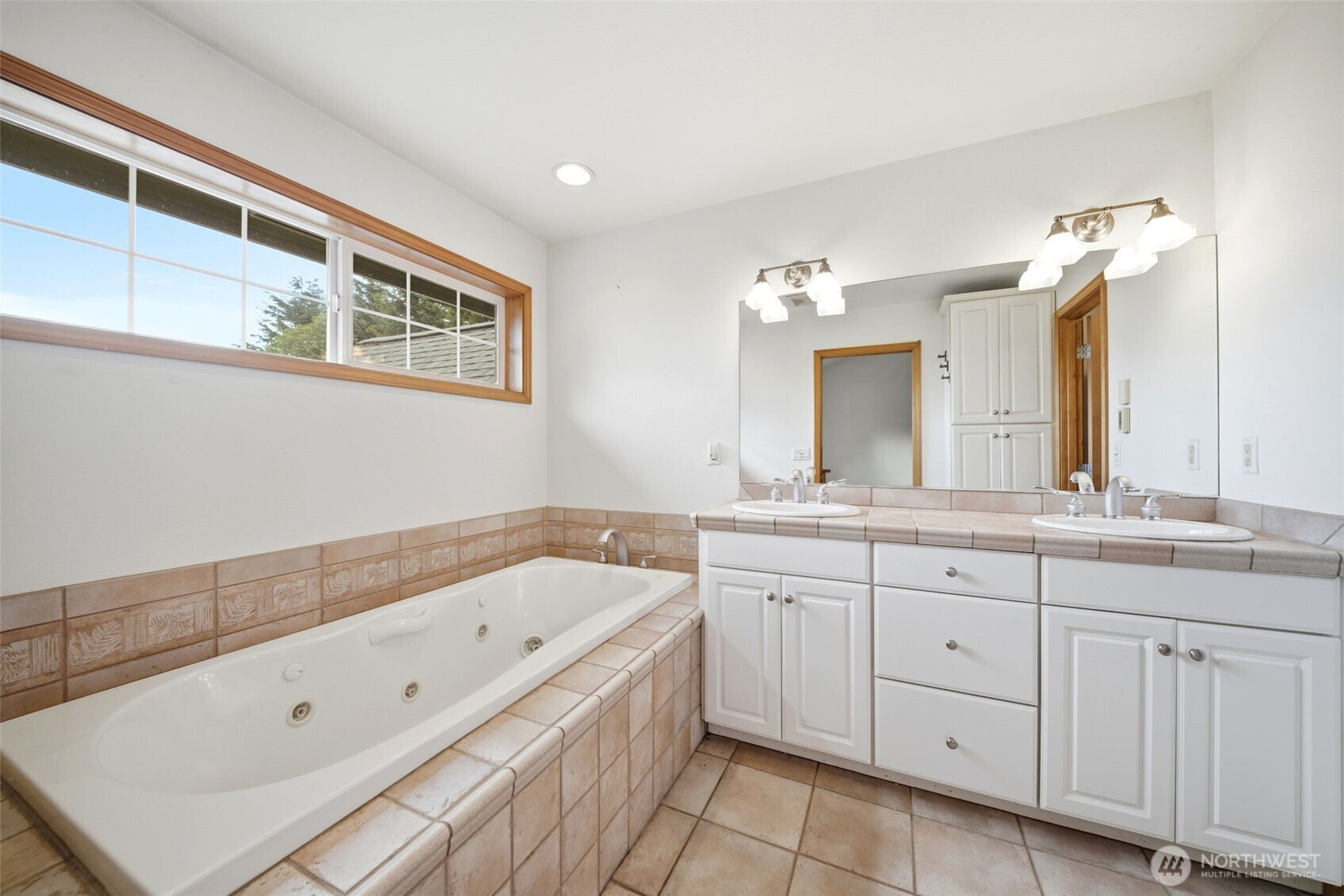 966 Lookout Road Property Photo 13
