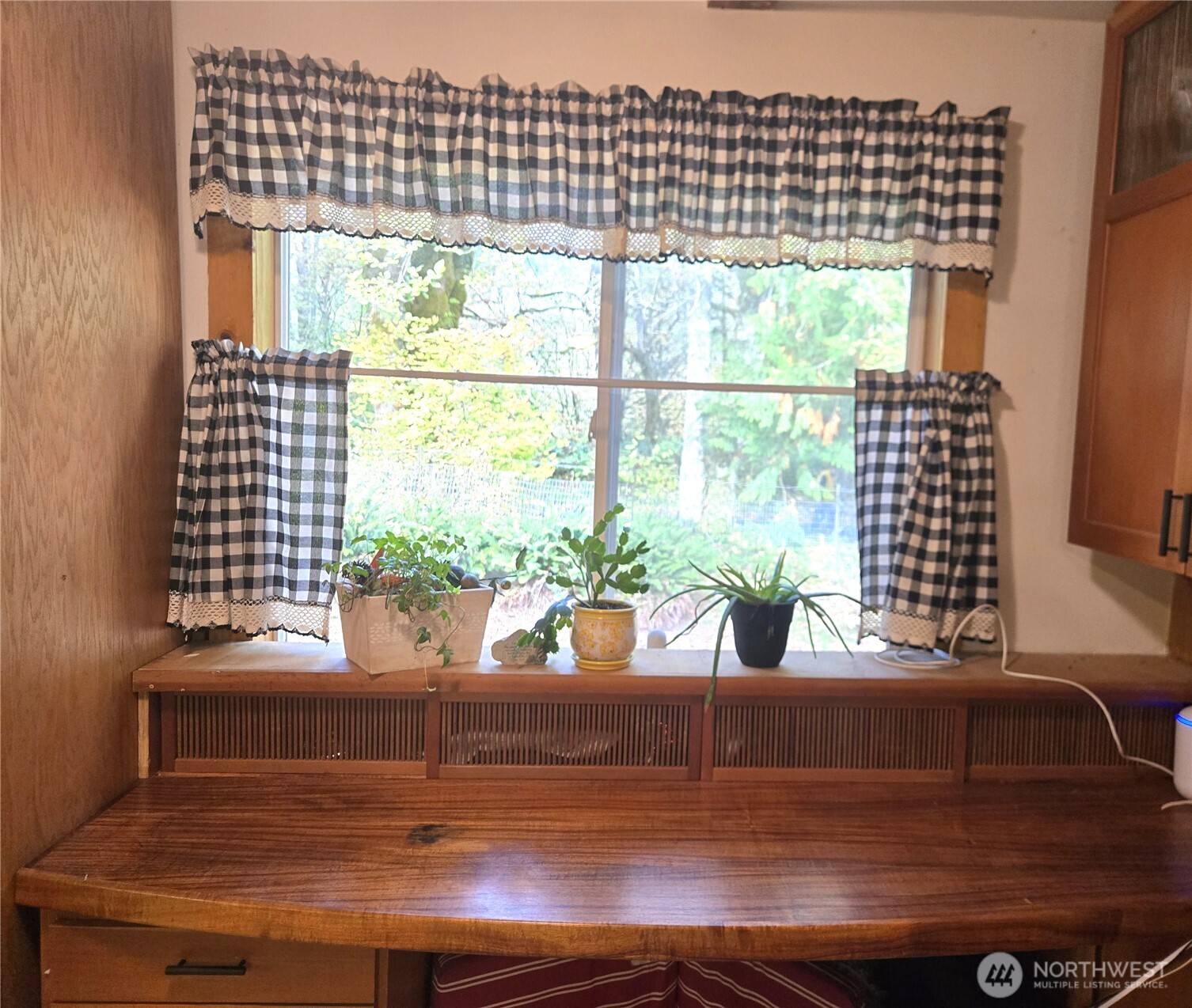 71403 Old Cascade Highway Property Photo 10