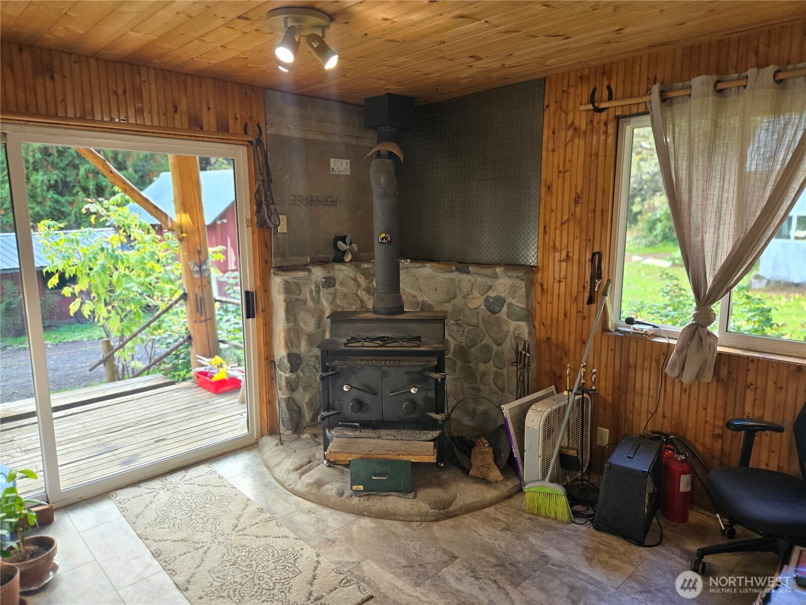 71403 Old Cascade Highway Property Photo 14