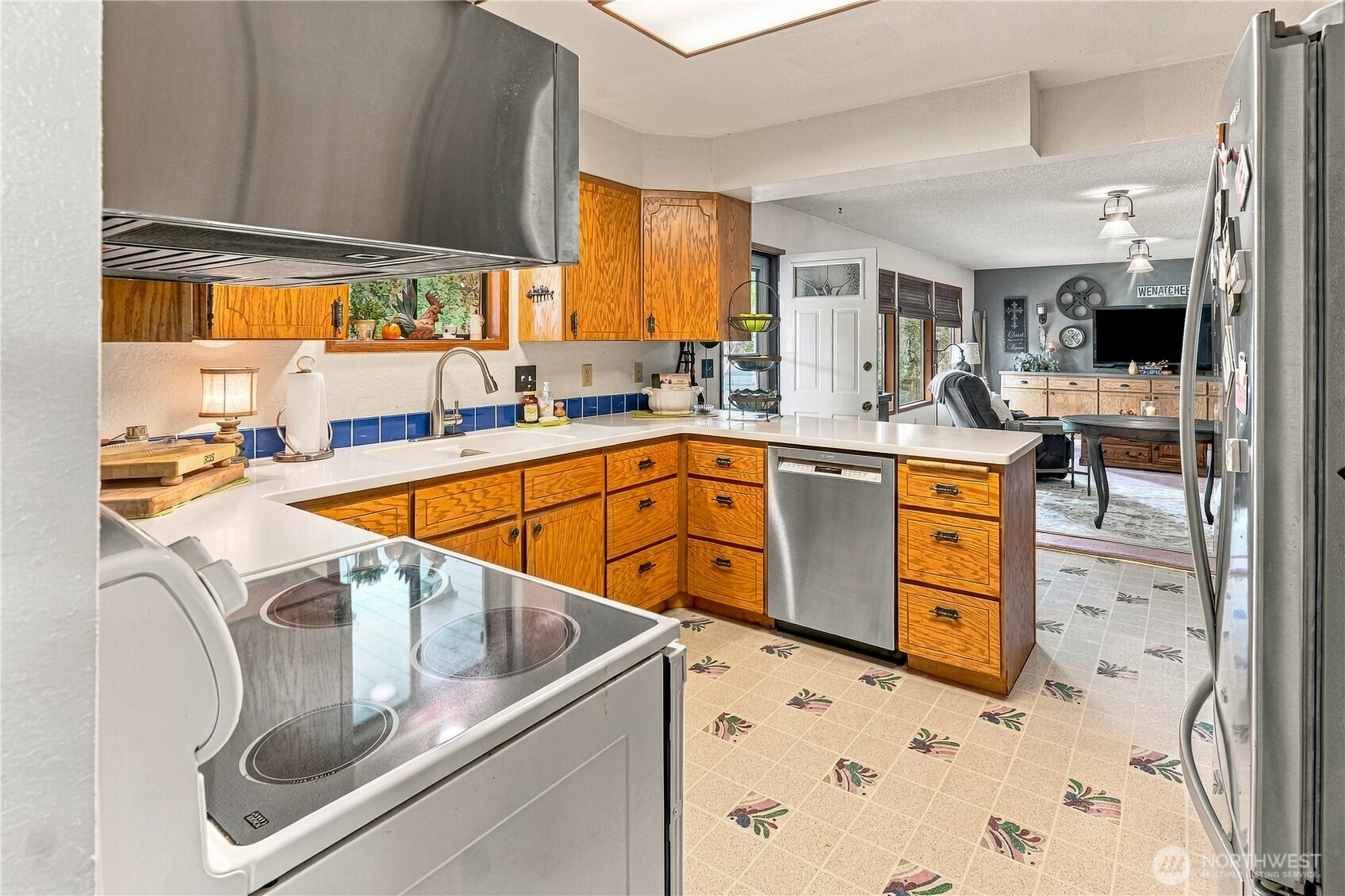 2567 Lemaister Avenue Property Photo 11