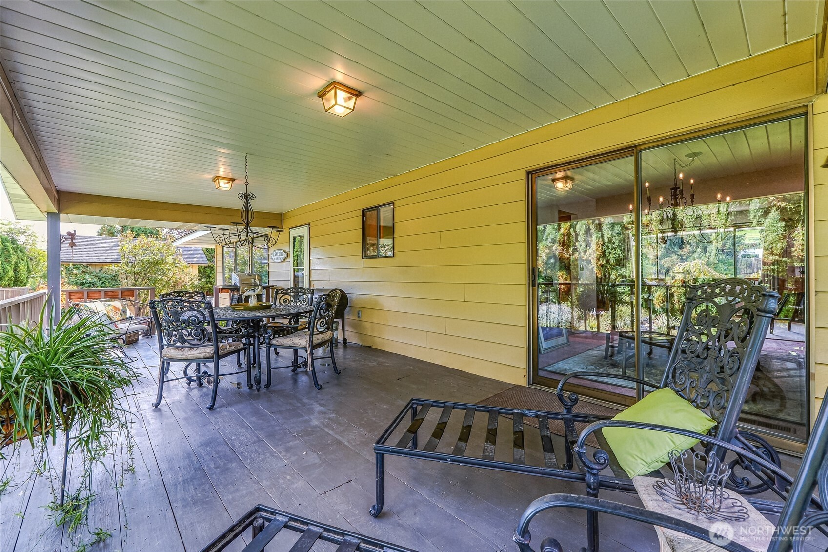 2567 Lemaister Avenue Property Photo 18