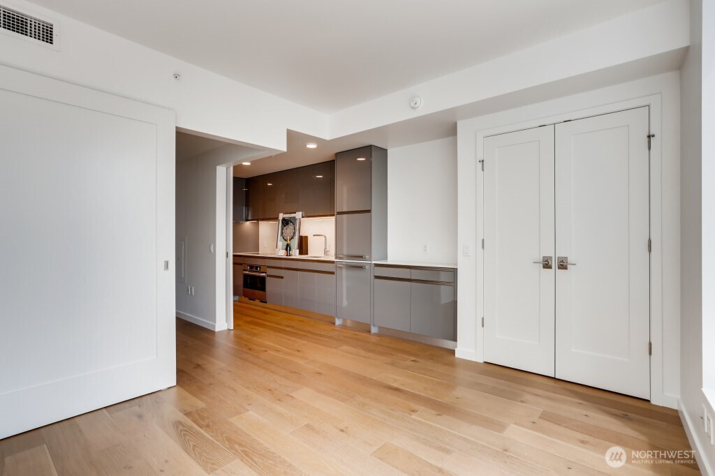 1808 Minor Avenue 1110 Property Photo 3
