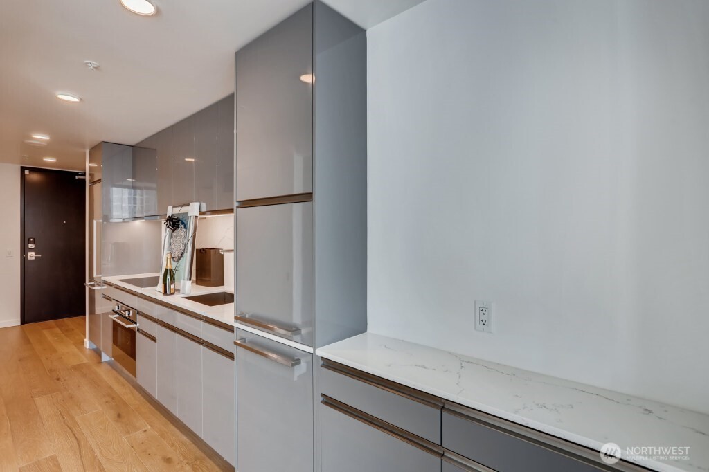 1808 Minor Avenue 1110 Property Photo 4