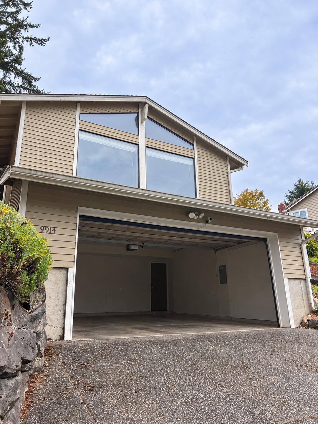9914 71st Street Property Photo 3
