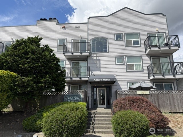124 Sw 154th Street 302 Property Photo 1