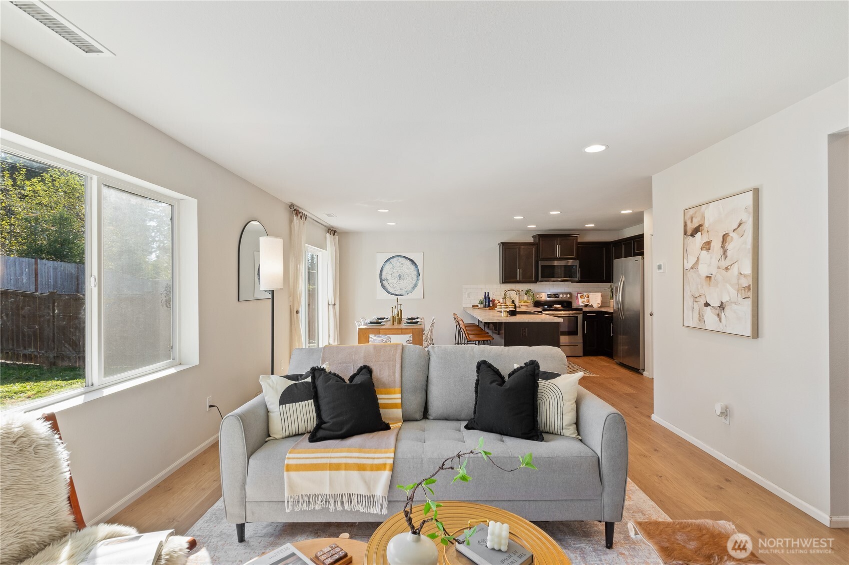 10203 Messner Avenue Property Photo 7