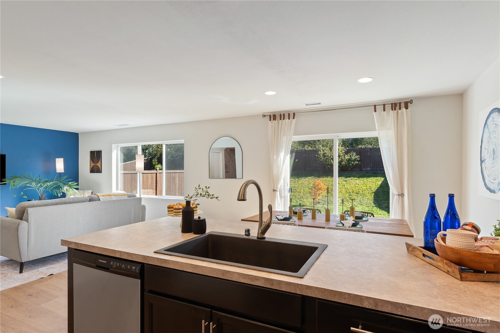 10203 Messner Avenue Property Photo 11
