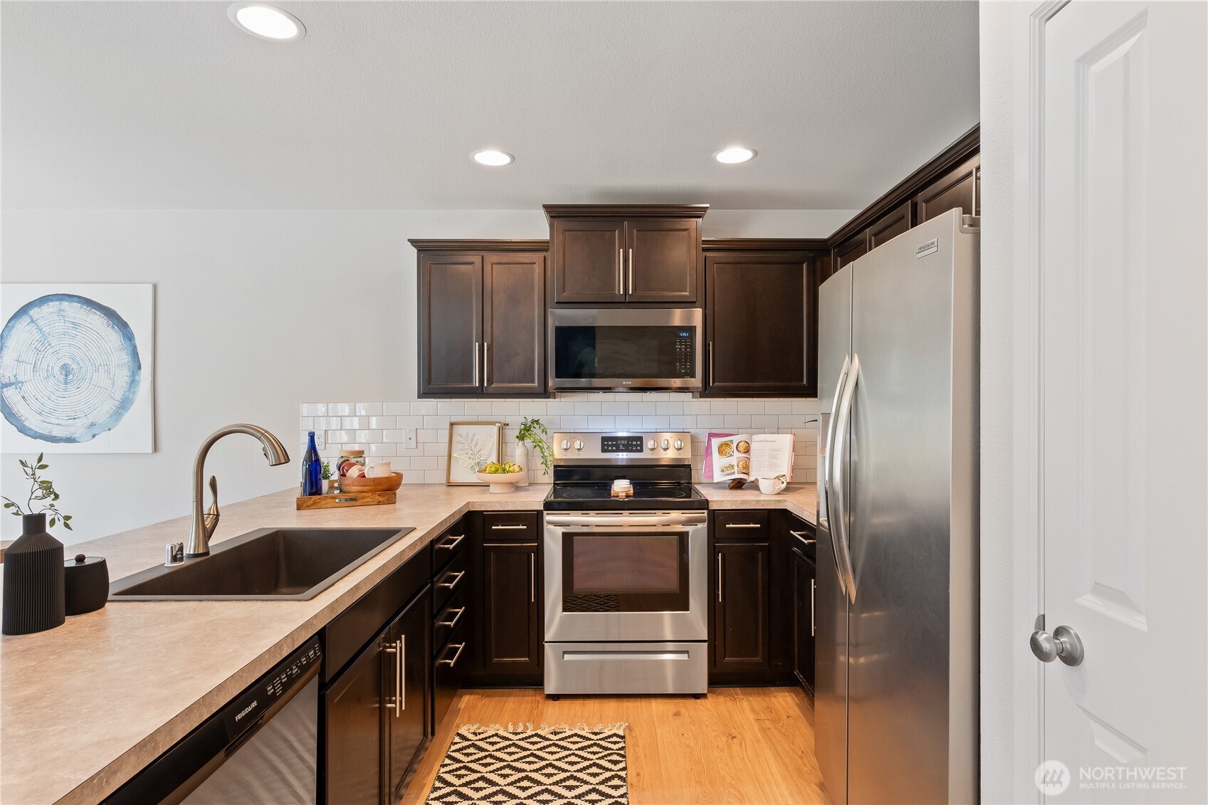10203 Messner Avenue Property Photo 12