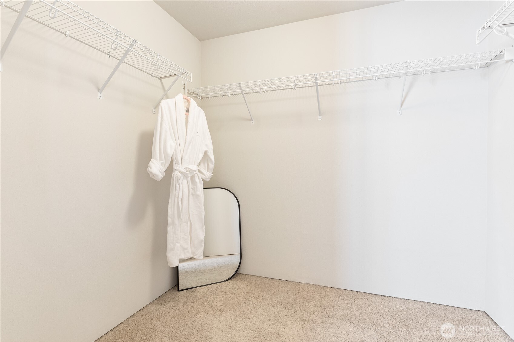 10203 Messner Avenue Property Photo 23