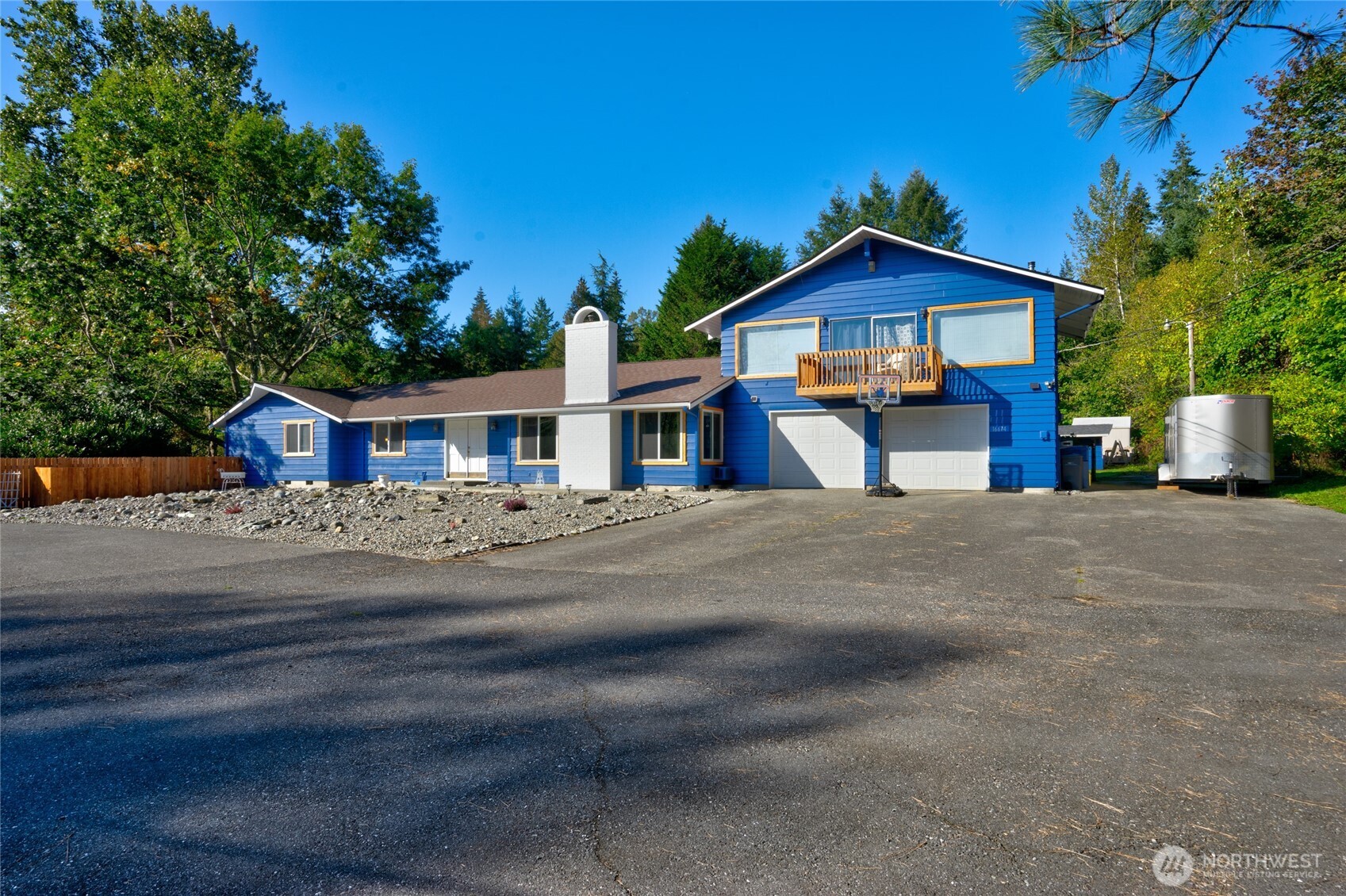 16674 Mountain View Road Property Photo 3
