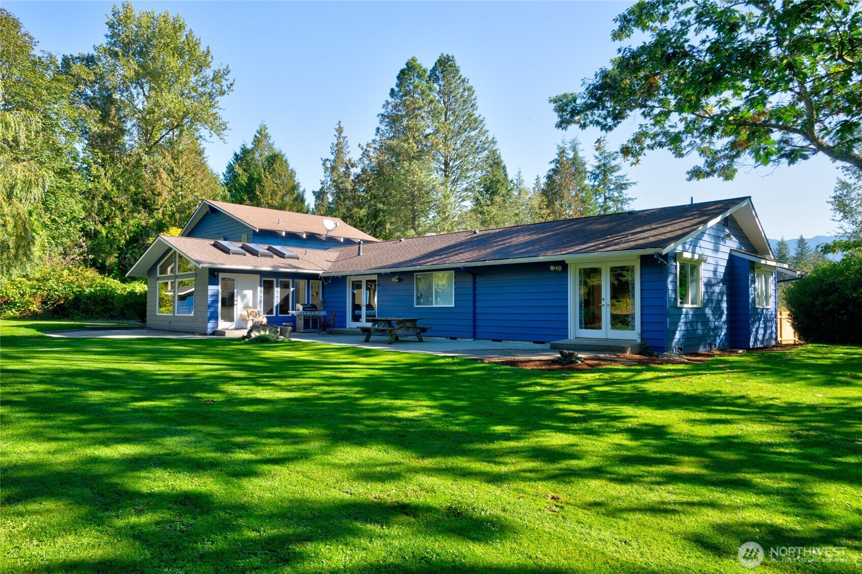 16674 Mountain View Road Property Photo 4