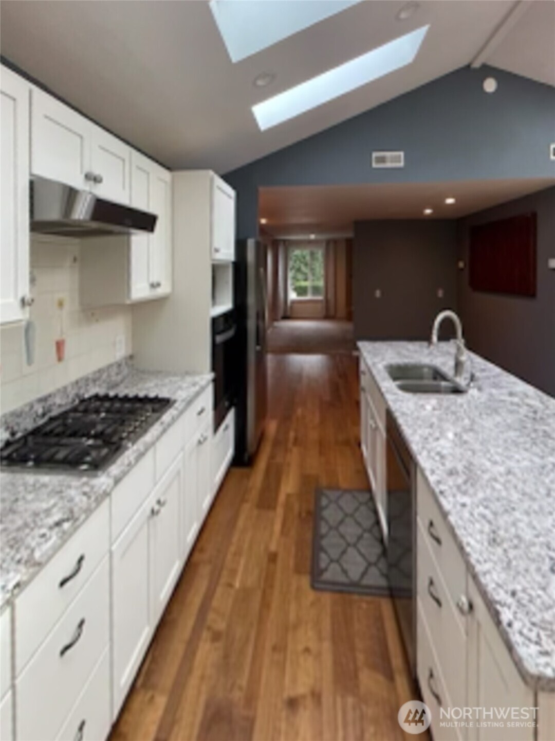 16674 Mountain View Road Property Photo 13