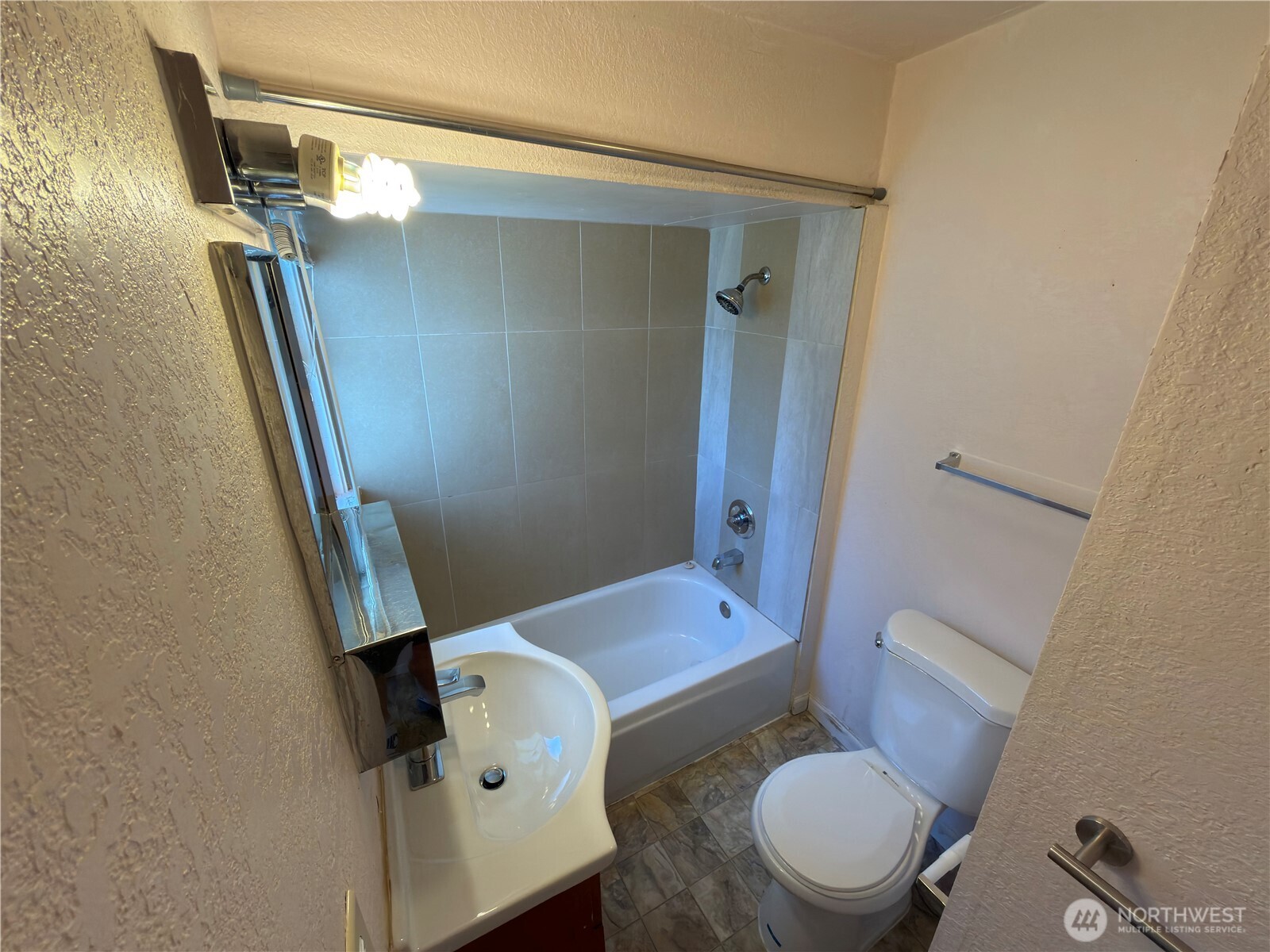 1409 Nw 54th Street Property Photo 8