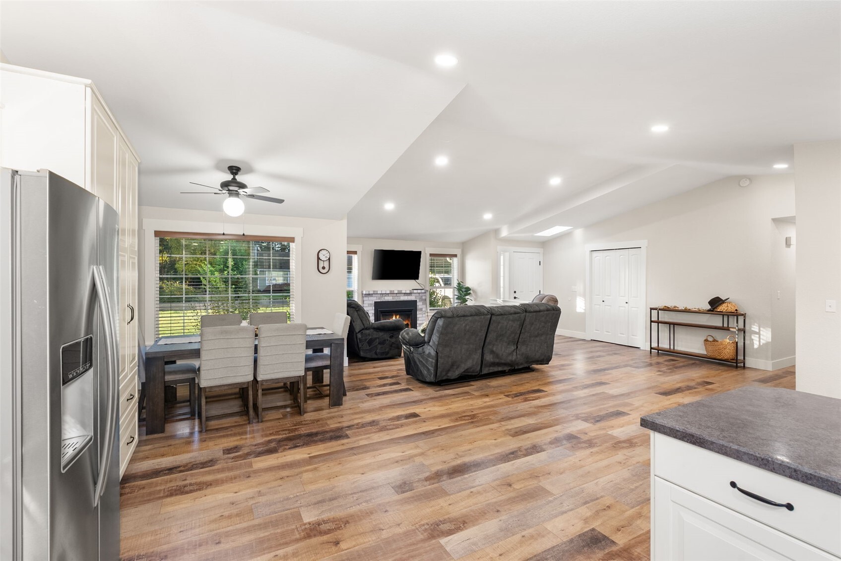 3727 Prairie Avenue Property Photo 12