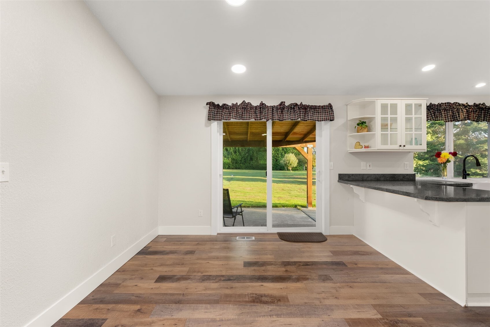 3727 Prairie Avenue Property Photo 14