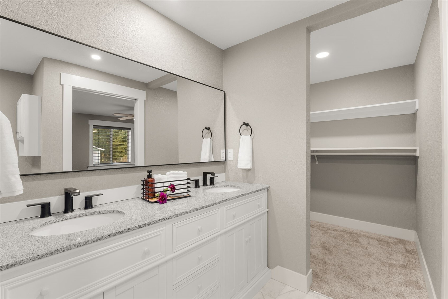 3727 Prairie Avenue Property Photo 21