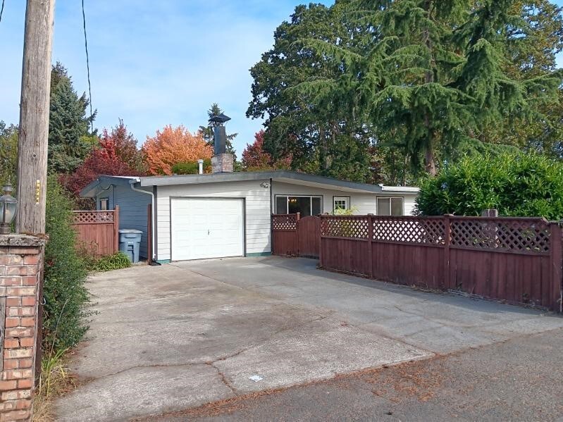 709 137th Street Property Photo 1