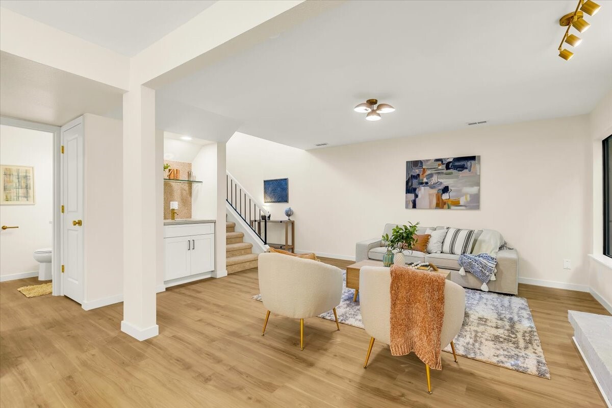 16020 Village Green Drive B Property Photo 9