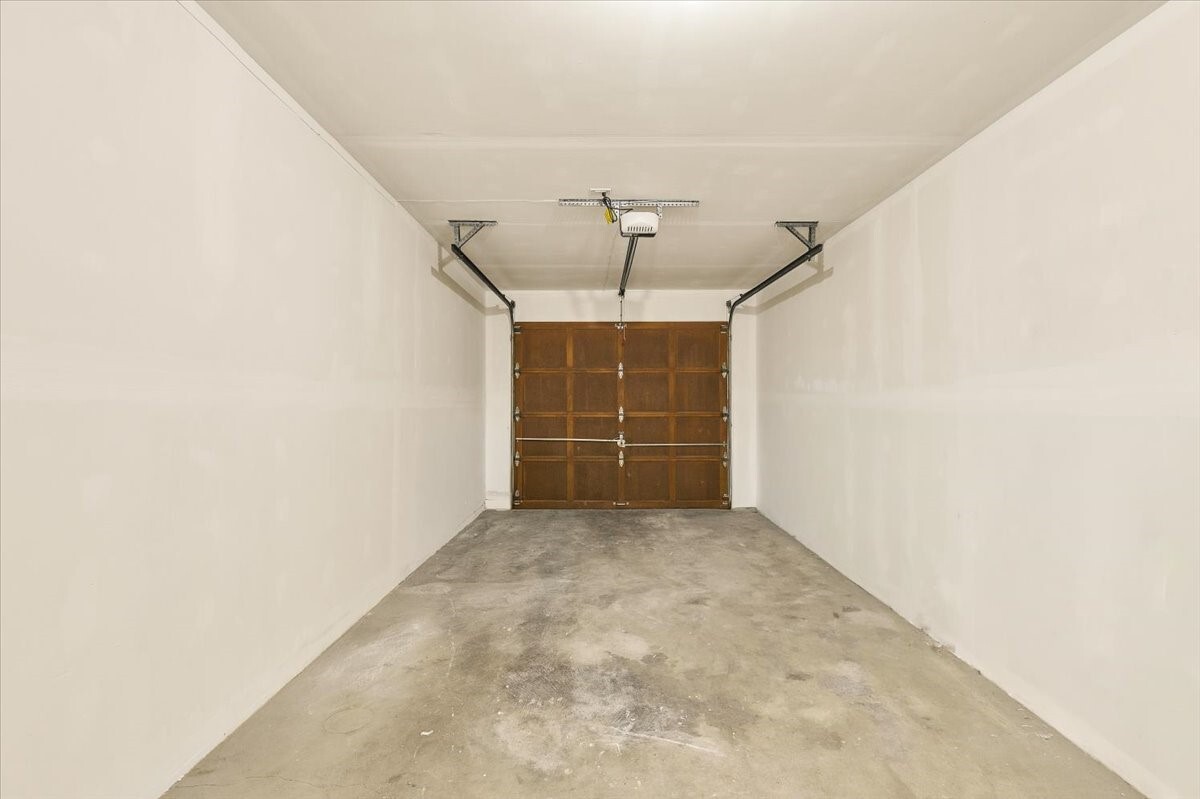 16020 Village Green Drive B Property Photo 37