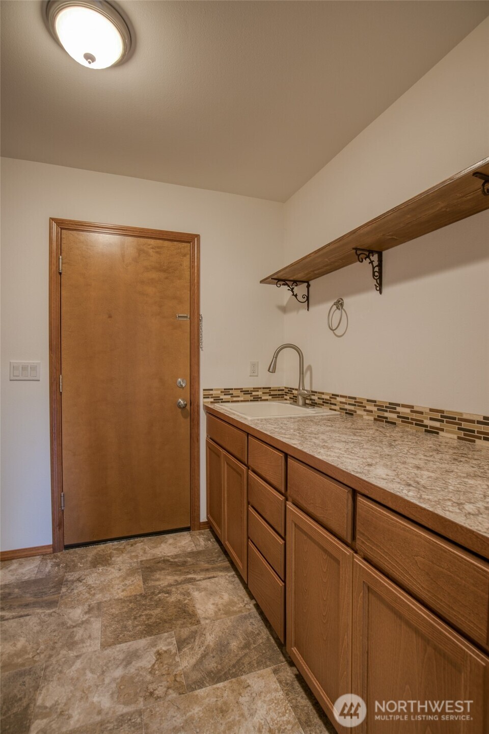 516 Canal Drive Property Photo 16