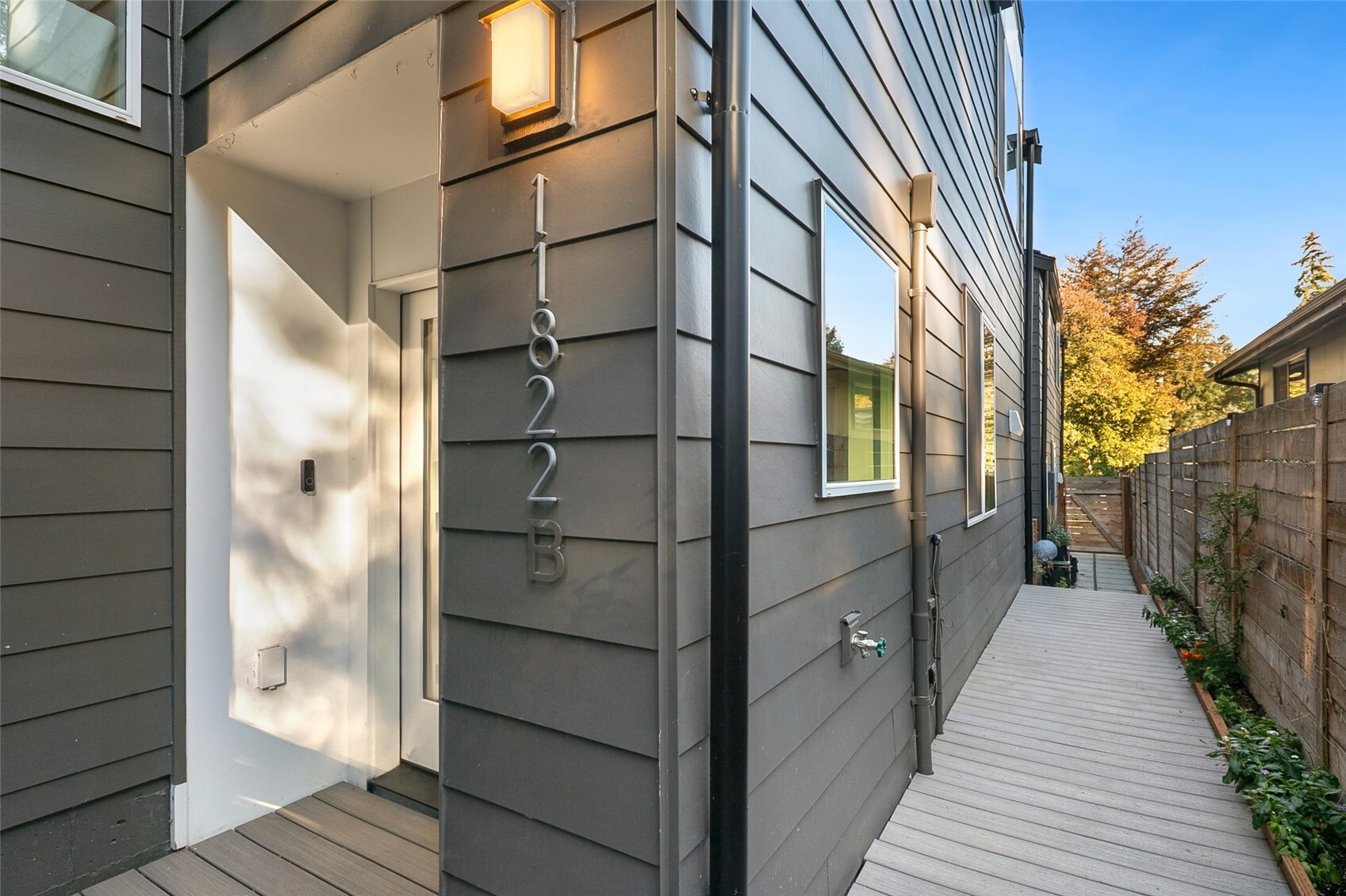 11822 31st Place B Property Photo 2