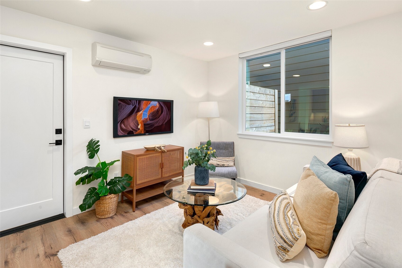 11822 31st Place B Property Photo 9