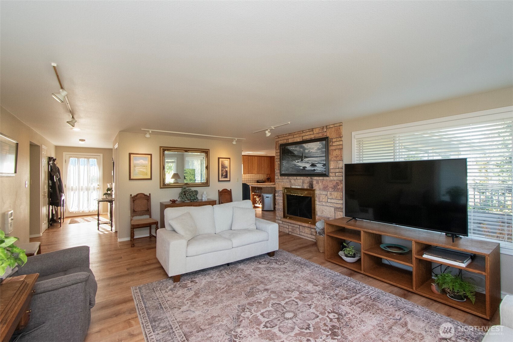 1434 Marine Drive Property Photo 7