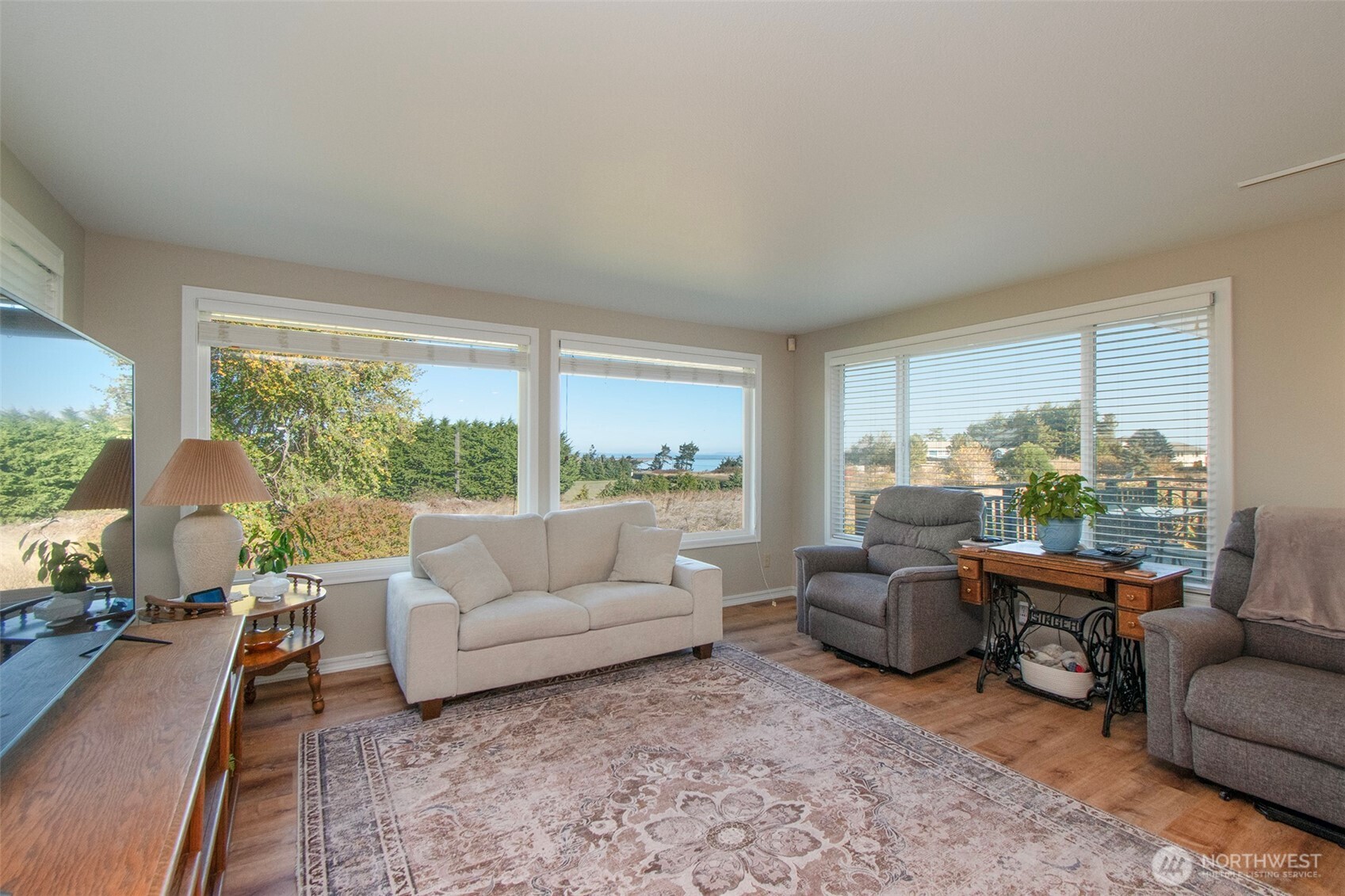 1434 Marine Drive Property Photo 9