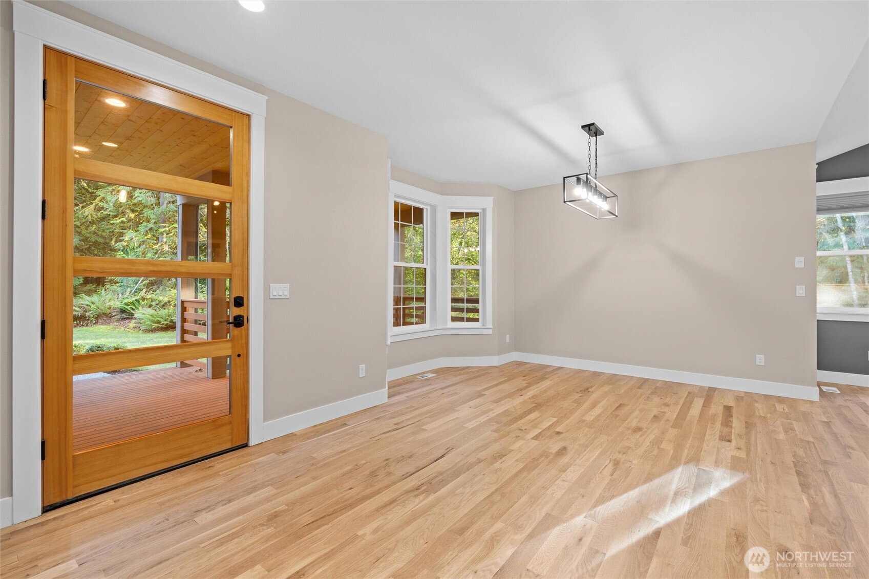 9815 Moran Road Property Photo 4