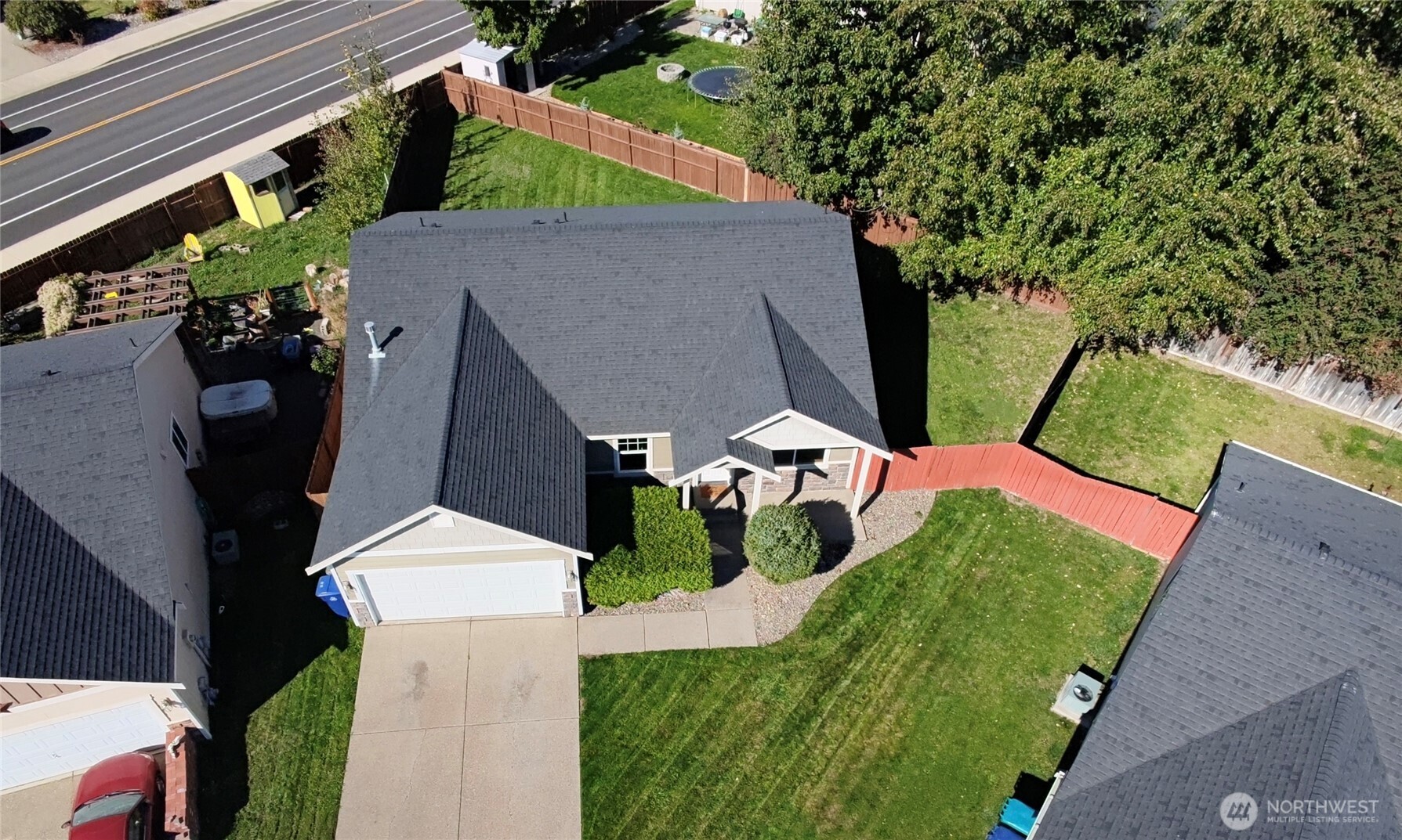 111 W Courtney Court Property Photo 2
