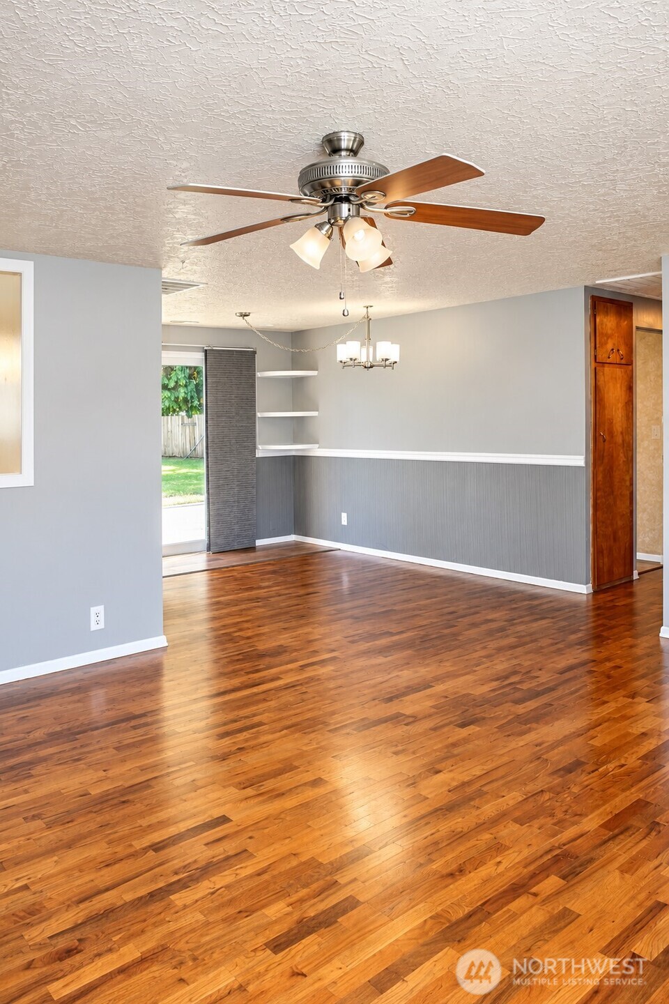 9405 Prospect Street Property Photo 6
