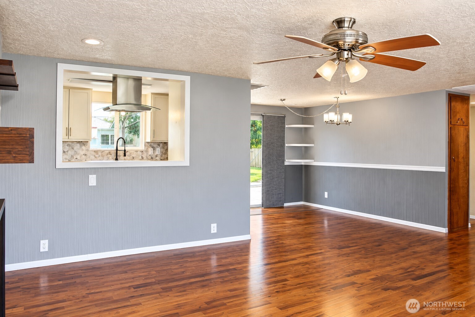 9405 Prospect Street Property Photo 7