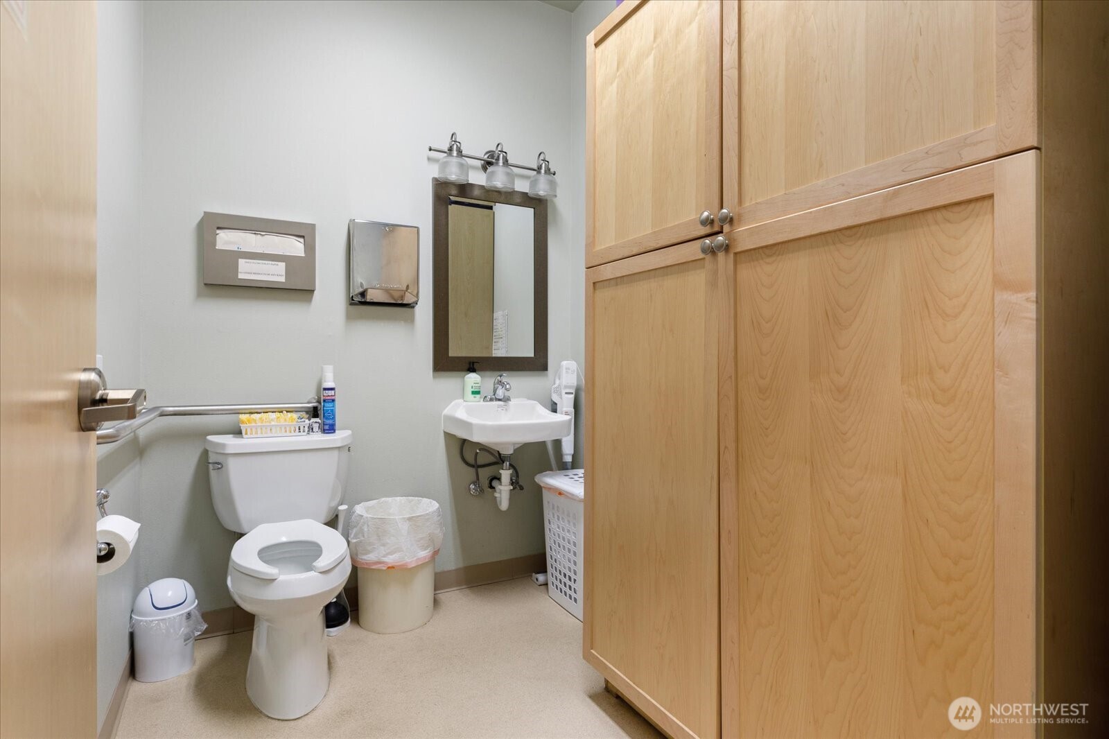 5577 Vanbarr Place Property Photo 22