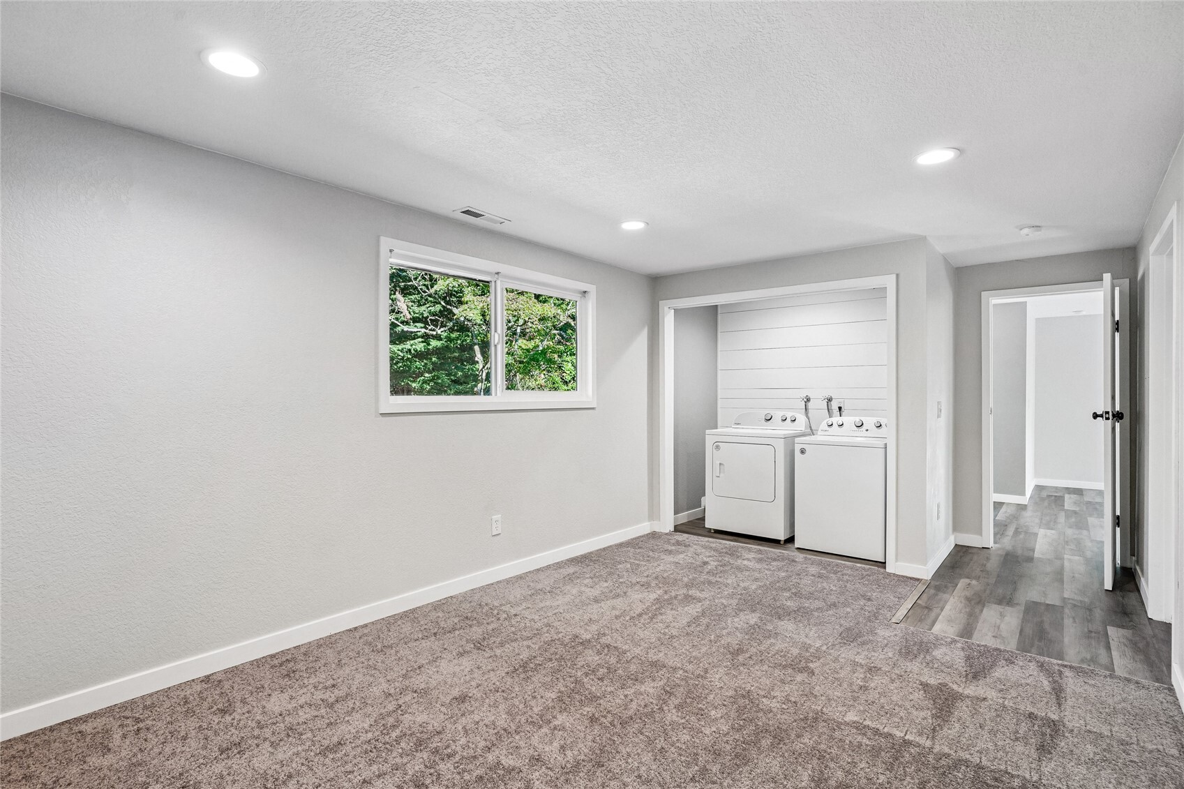 1919 67th Place Property Photo 16
