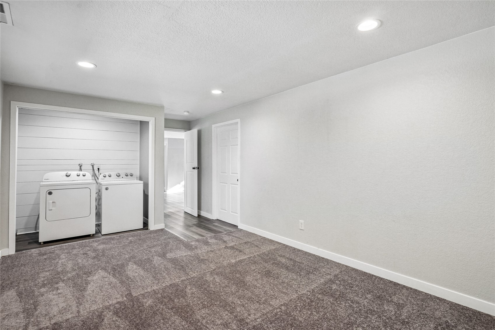 1919 67th Place Property Photo 17