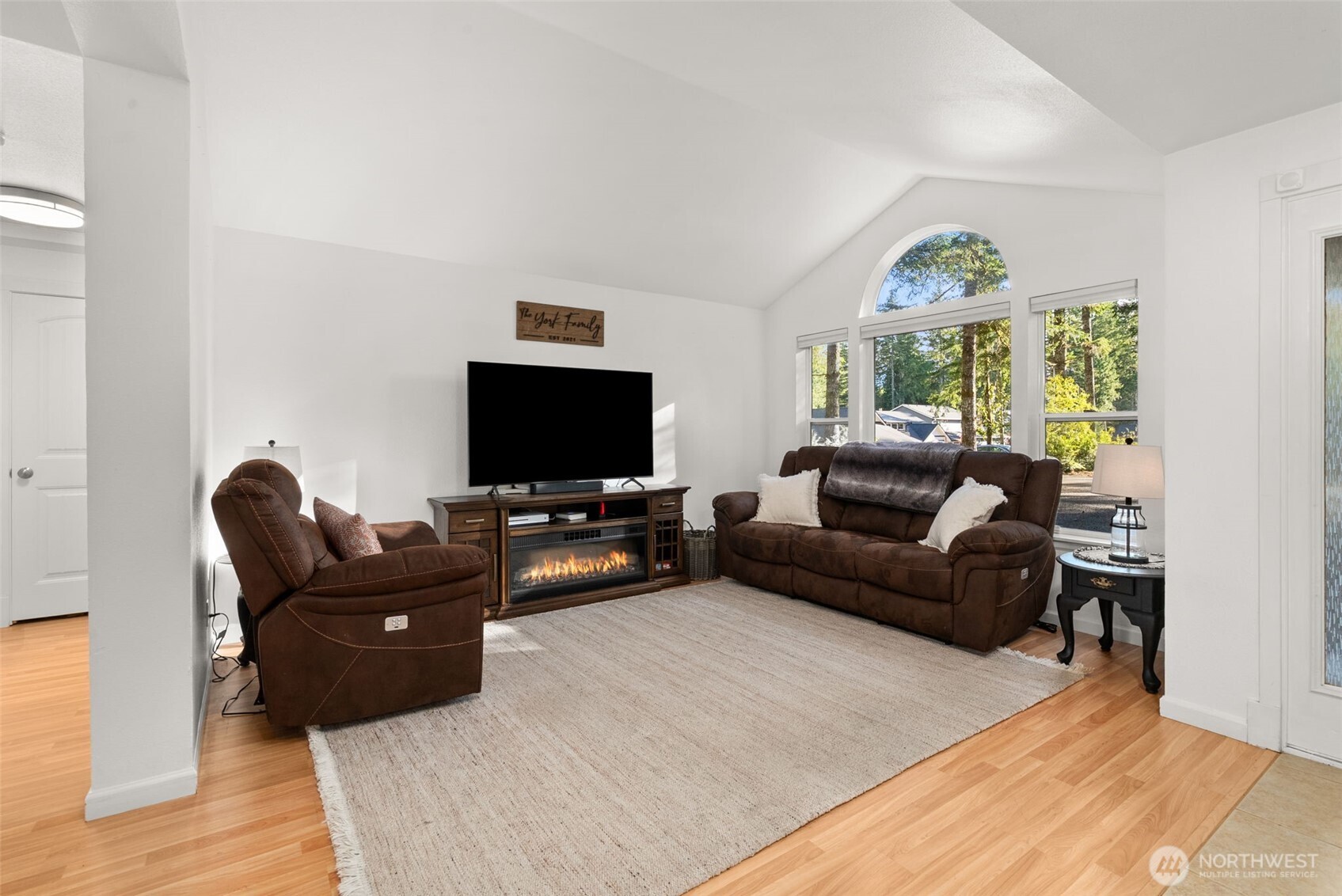 1190 E Vine Maple Lane Property Photo 11