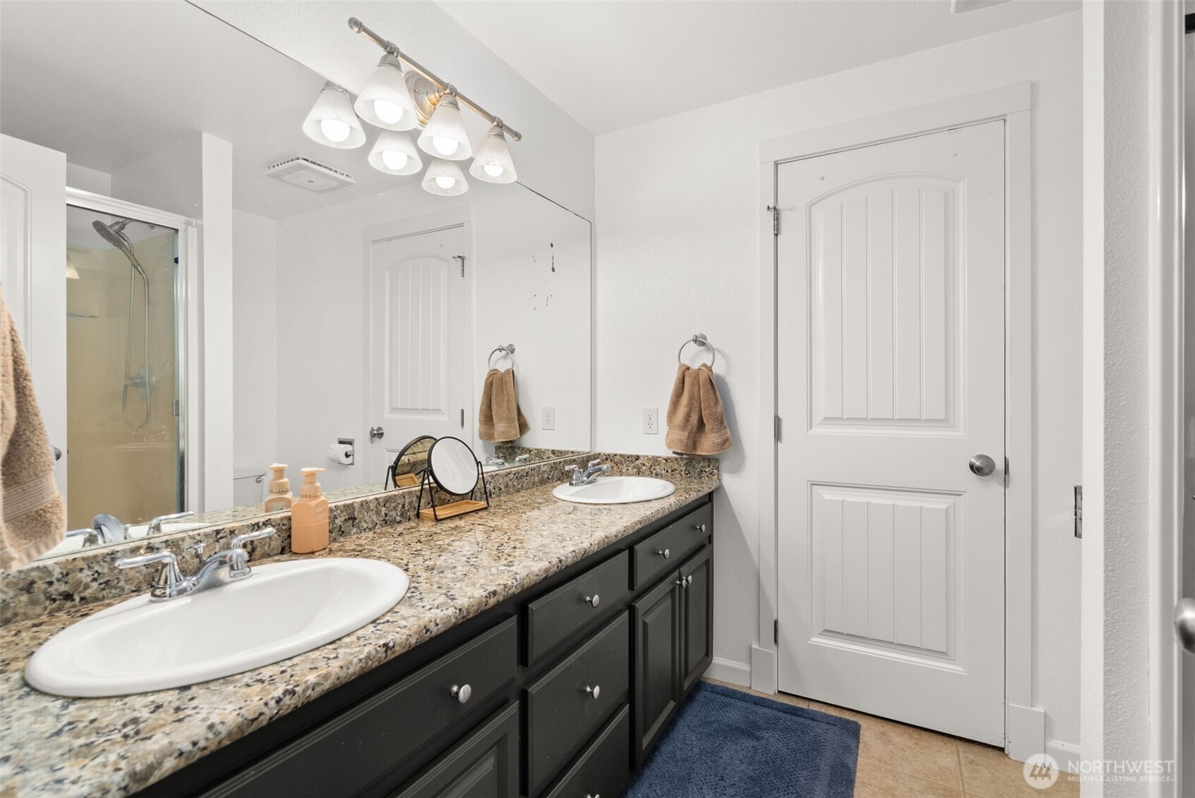 1190 E Vine Maple Lane Property Photo 14