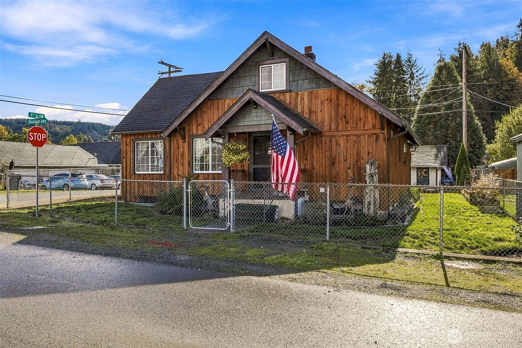 300 Standford Avenue Property Photo 1