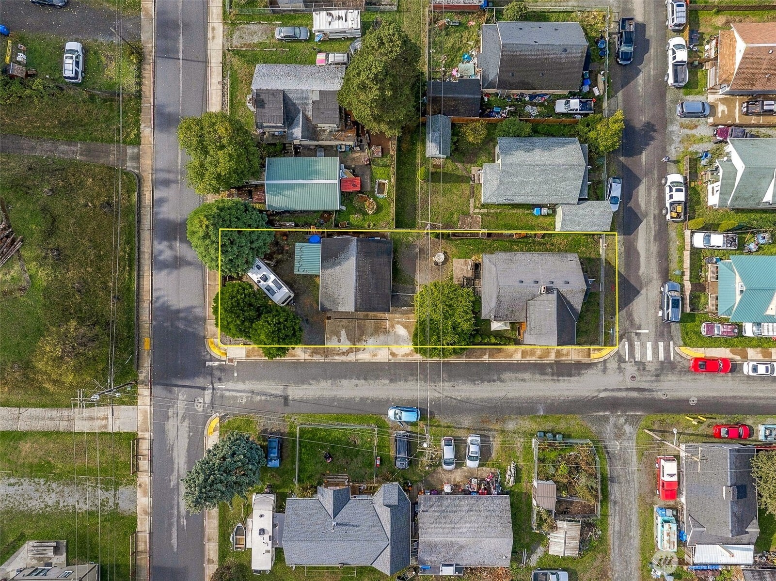 300 Standford Avenue Property Photo 3