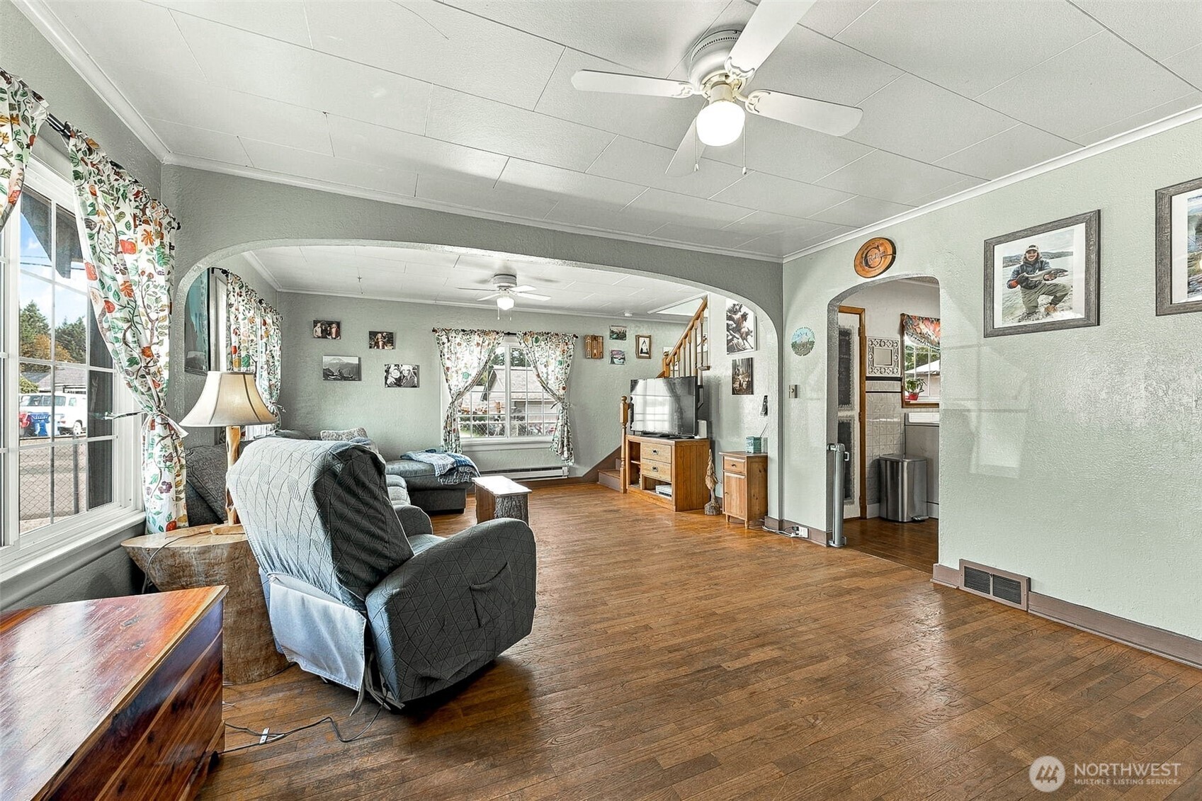 300 Standford Avenue Property Photo 4