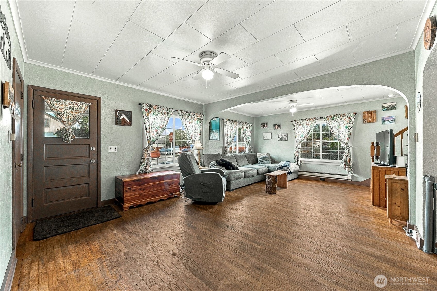 300 Standford Avenue Property Photo 5